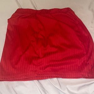 Red skirt M